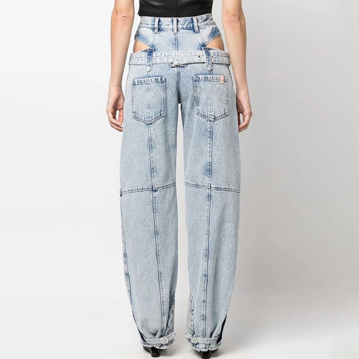 EXPOSED WAIST JEAN
