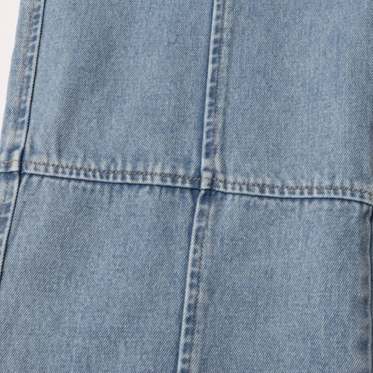 EXPOSED WAIST JEAN